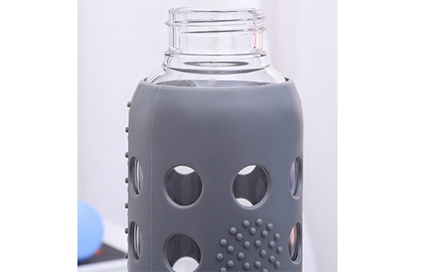 L031 550ML Glass bottle+silicone sleeve